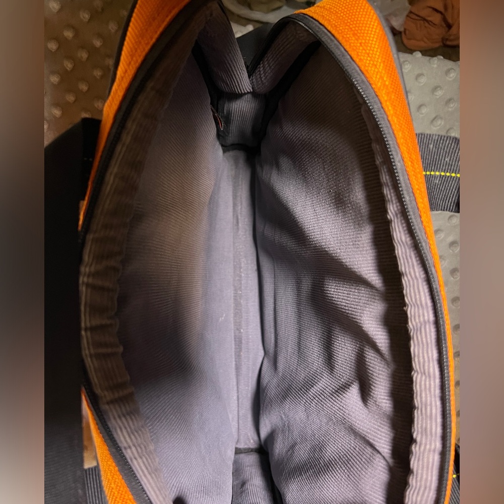 Timbuk2 Padded Laptop Bag with strap for 13 inch laptop - Picture 5 of 6